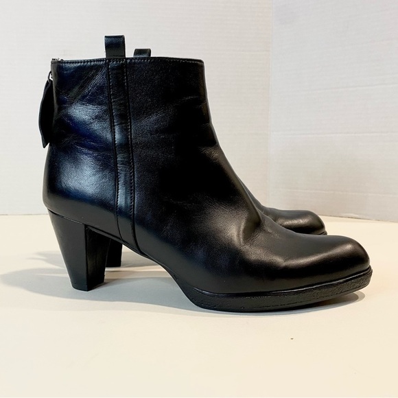 Mint Stuart Weitzman Black Leather Boots Size 6 M - Picture 6 of 14